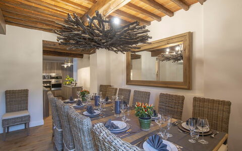 Villa Marinella: Mueble, Diseño De Interiores, Piso, Madera, Silla, Techo, Mesa, Cocina Y Comedor Mesa, Comedor, Suelo