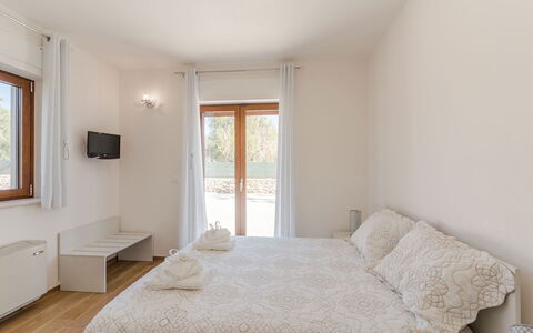 Villa Il Gelsomino: Madera, Diseño De Interiores, Piso, Suelo, Casa, Techo, Habitación, Habitación, Cama, Departamento