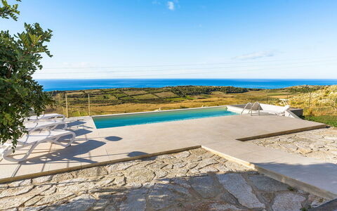 Villa Lily: Azul, Piscina, Losa, Pasarela, Loseta