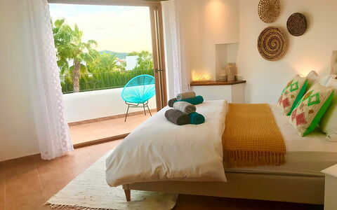 Dream House: Mueble, Habitación, Diseño De Interiores, Cama, Lecho, Sábana, Linos, Suelo, Casa, Habitación