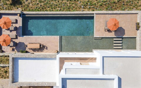 Villa Wolf: Piscina, Patio, Villa