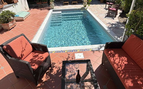Villa Ava: Piscina, Suelo, Piso, Mueble Para Exteriores, Mueble, Material Compuesto, Loseta, Silla, Sombra, Maceta
