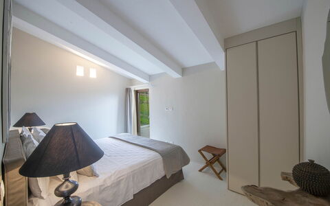 Villa del Fattore: Mueble, Diseño De Interiores, Cama, Habitación, Pared, Piso, Suelo, Madera, Techo, Habitación