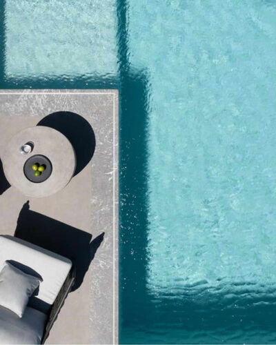 Villa Estia: Piscina, Mueble Para Exteriores, Sunlounger, Material Compuesto, Recurso, Silla, Ocio, Sombra, Sillón, Hormigón