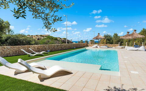 Villa Cornino: Azul, Piscina, Recurso, Material Compuesto, Mueble Para Exteriores, Ocio, Eco Hotel, Sombra, Sunlounger, Hotel