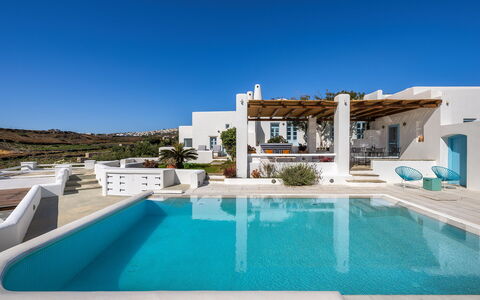 Villa Apanema: Azul, Piscina, Diseño, Villa, Silla, Recurso, Planta De Casa, Patio, Eco Hotel, Ático