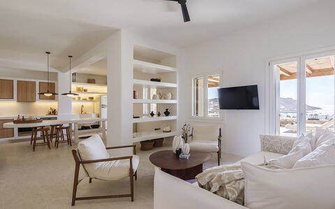 Villa Medea: Mueble, Diseño De Interiores, Piso, Suelo, Madera, Techo, Departamento, Silla, Sala, Casa