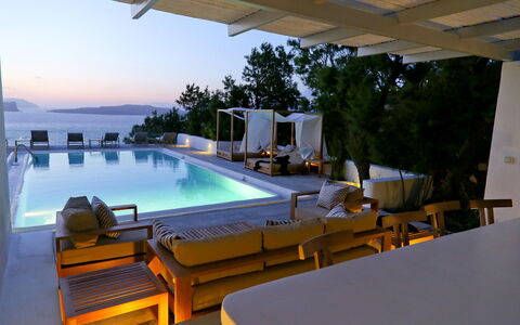 Presidential Villa: Piscina, Recurso, Eco Hotel, Mueble Para Exteriores, Inmuebles, Hotel, Villa, Thermae, Silla, Sunlounger