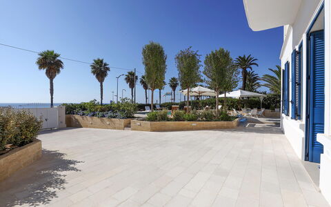 Casa Leuca: Sombra, Mueble Para Exteriores, Recurso, Mar, Silla, Hotel, Eco Hotel, Paraguas, Balneario