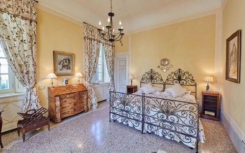 Villa Silva: Mueble, Diseño De Interiores, Pared, Piso, Suelo, Techo, Habitación, Encendiendo, Habitación, Cama