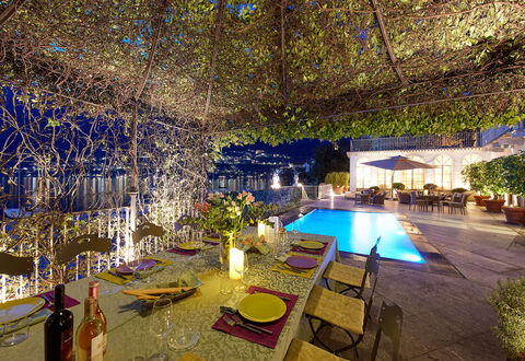 Villa Silva: Azul, Piscina, Recurso, Noche, La Iluminación Del Paisaje, Eco Hotel, Hotel, Silla, Mueble Para Exteriores, Restaurante