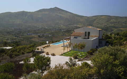 Villa Priscilla: Piscina, Inmuebles, Recurso, Eco Hotel, Cordillera, Hacienda, Villa, Casa De Campo, Mueble Para Exteriores, Cresta
