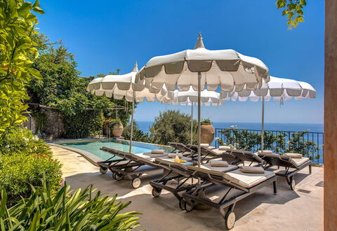 Villa San Giacomo: Mueble Para Exteriores, Paraguas, Recurso, Piscina, Mueble, Sombra, Sunlounger, Eco Hotel, Mar