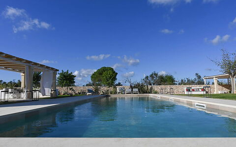 Masseria Loyola: Piscina, Sombra, Paisajismo, Inmuebles, Recurso
