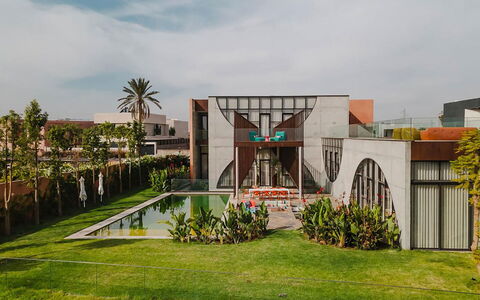 Villa Zaynab: Arquitectura, Jardín, Sombra, Eco Hotel, Patio, Paisajismo, Yarda, Hacienda, Diseño, La Luz Del Día