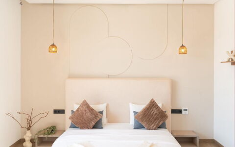 Villa Hamza: Pared, Diseño De Interiores, Piso, Madera, Suelo, Mueble, Encendiendo, Habitación, Habitación, Cama