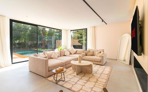 Villa Hamza: Piso, Diseño De Interiores, Suelo, Mueble, Sofá, Sala, Casa, Techo, Departamento