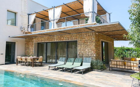 Villa Habiba: Piscina, Mueble Para Exteriores, Barrio Residencial, Mueble, Casa, Recurso, Silla, Inmuebles, Sunlounger, Villa