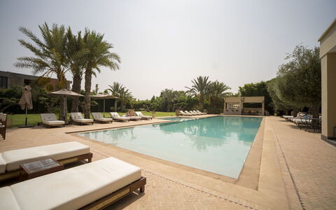 Villa Malak: Piscina, Recurso, Mueble Para Exteriores, Thermae, Sunlounger, Eco Hotel, Inmuebles, Hacienda, Hotel, Paraguas