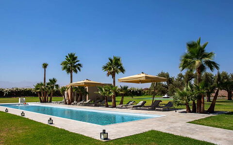 Villa Malika: Recurso, Piscina, Sombra, Eco Hotel, Paisajismo, Césped, Mueble Para Exteriores, Villa
