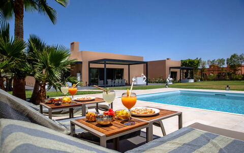 Villa Malika: Piscina, Recurso, Mueble Para Exteriores, Eco Hotel, Ocio, Sombra, Inmuebles, Paisajismo, Jardín, Hacienda