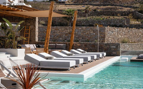 Villa Aspasia: Recurso, Piscina, Material Natural, Diseño, Eco Hotel, Silla, Hotel, Mueble Para Exteriores