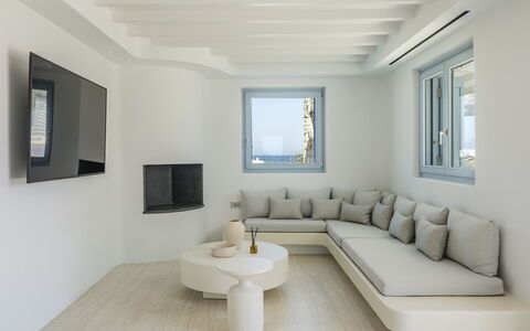 Villa Nikolas: Diseño De Interiores, Departamento, Casa, Techo, Sala, Sofá, Arrojar La Almohada, Diseño, Almohada