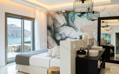 Villa Elettra: Mueble, Diseño De Interiores, Habitación, Habitación, Techo, Almohada, Cortina, Silla, Tratamiento De La Ventana, Hotel