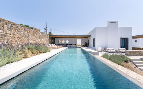 Villa Achille: Material Compuesto, Piscina, Recurso, Loseta