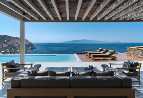 Villa Pegaso: Costeras Y Los Accidentes Geográficos Oceánico, Mar, Recurso, Mueble Para Exteriores, Piscina, Oceano, Silla, Sombra, Costa