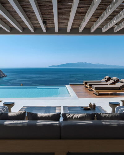 Villa Pegaso: Costeras Y Los Accidentes Geográficos Oceánico, Mar, Recurso, Mueble Para Exteriores, Piscina, Oceano, Silla, Sombra, Costa