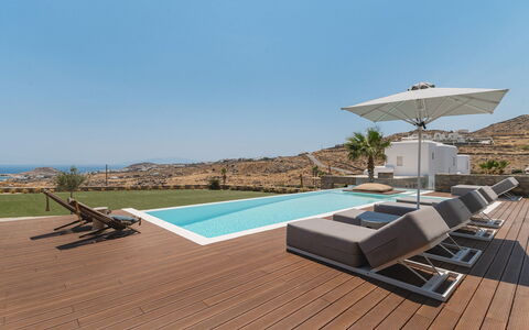 Villa Demetra: Suelos De Madera, Mueble Para Exteriores, Recurso, Sombra, Madera Dura, Piscina, Eco Hotel, Diseño, Silla, Cubierta