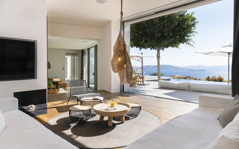 Villa Teseo: Mueble, Casa, Diseño De Interiores, Departamento, Silla, Recurso, Sala, Sofá, Villa