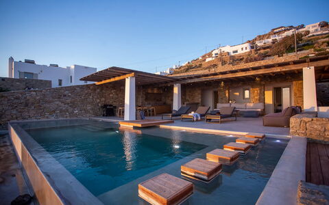 Villa Chimera: Piscina, Recurso, Mueble Para Exteriores, Ático