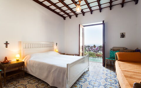 Casa Annalu: Pared, Suelo, Piso, Mueble, Diseño De Interiores, Habitación, Techo, Cama, Marco De La Cama, Habitación
