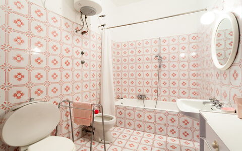 Casa Annalu: Piso, Suelo, Diseño De Interiores, Baño, Arreglo De Tubería, Loseta, Baño, Plomería, Techo, Asiento Del Baño