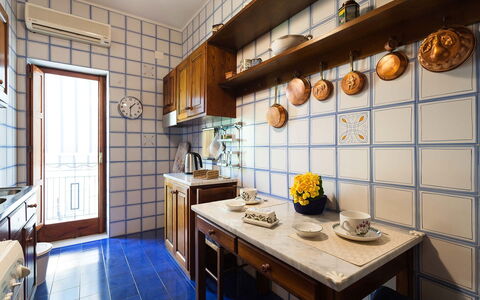 Casa Gina: Diseño De Interiores, Piso, Cocina, Mostrador, Suelo, Gabinetes, Habitación, Loseta, Alacena, Aparato De Cocina