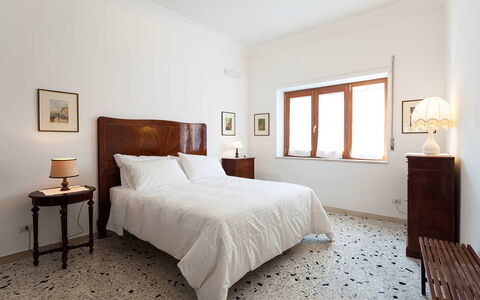 Casa Gina: Piso, Pared, Suelo, Diseño De Interiores, Madera, Mueble, Techo, Cama, Habitación, Habitación