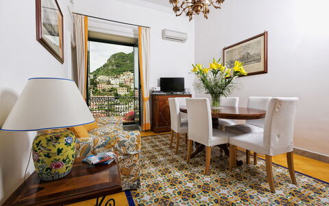 Casa Mauro: Mueble, Silla, Departamento, Cocina Y Comedor Mesa, Maceta, Planta De Casa, Recurso, Comedor, Hotel, Mesa De Café