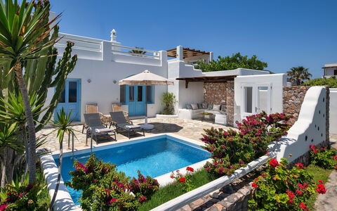 Guest House Zephyros: Azul, Recurso, Maceta, Piscina, Planta De Casa, Inmuebles, Diseño, Villa, Sombra, Paisajismo