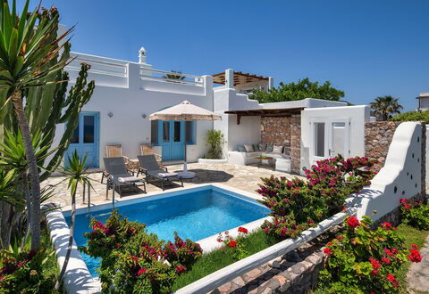 Guest House Zephyros: Azul, Recurso, Maceta, Piscina, Planta De Casa, Inmuebles, Diseño, Villa, Sombra, Paisajismo
