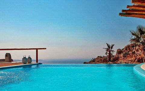Sunkiss Villa: Azul, Agua, Cuerpo De Agua, Piscina, Recurso, Mar, Eco Hotel, Ocio, Oceano, Mueble Para Exteriores