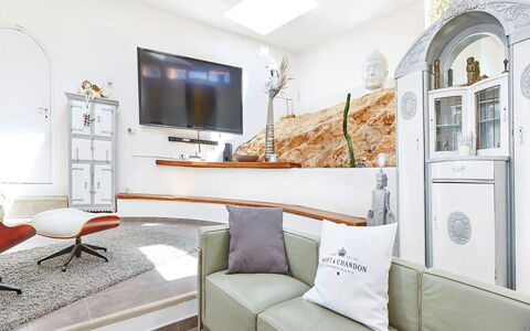 Villa Ariel: Mueble, Diseño De Interiores, Piso, Suelo, Encendiendo, Habitación, Techo, Departamento, Casa, Sala