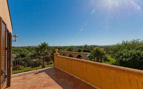 Villa Athena: Cielo, Azul, Arquitectura, Paisaje, Inmuebles, Sombra, Hacienda, Paisajismo, Eco Hotel