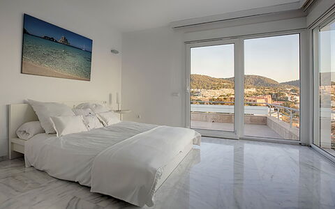 Villa Bridget: Piso, Suelo, Techo, Departamento, Habitación, Cama, Hotel, Lecho, Suelos De Madera, Ático