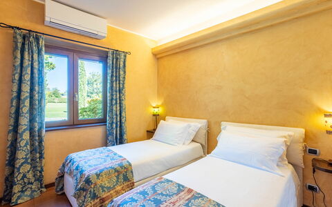 Villa Brin: Diseño De Interiores, Suelo, Casa, Departamento, Recurso, Hotel, Piscina, Eco Hotel, Villa, Linos