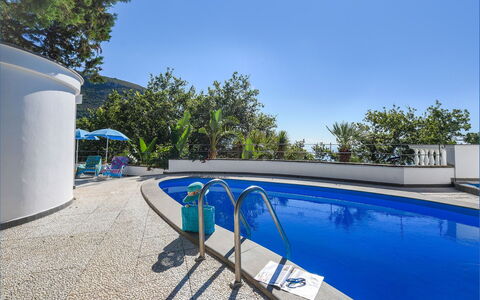 Villa Lamaro: Azul, Piscina, Recurso, Mueble Para Exteriores, Sombra, Eco Hotel, Balcón, Hotel, Ciudad De Vacaciones, Villa