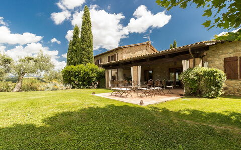 Villa Molinazzo 14: Hierba, Casa, Casa, Arbusto, Paisaje, El Terreno Del Lote, Casa De Campo, Cabaña, Inmuebles
