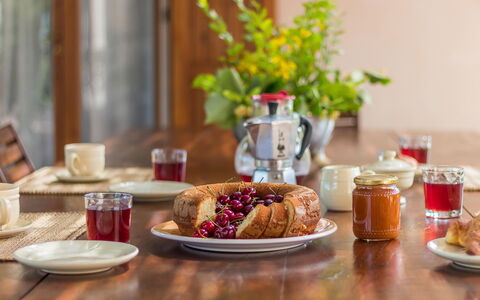 Villa Molinazzo 14: Comida, Vajilla, Utensilios Para Servir, Ingrediente, Mesa, Vajilla, Taza, Drinkware, Mueble, Plato