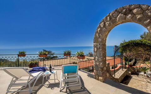 Villa Sea Breeze: Azul, Mar, Costa, Oceano, Recurso, Silla, Balcón, Cocina Y Comedor Mesa, Playa, Eco Hotel